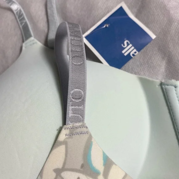 Vince Camuto Bras - Picture 4 of 4